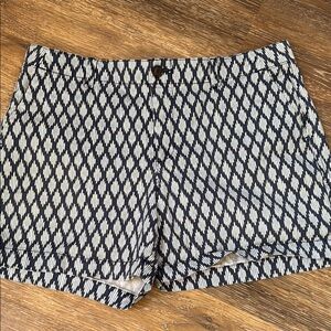 Gap woman’s shorts Stylish Blue and White size 10